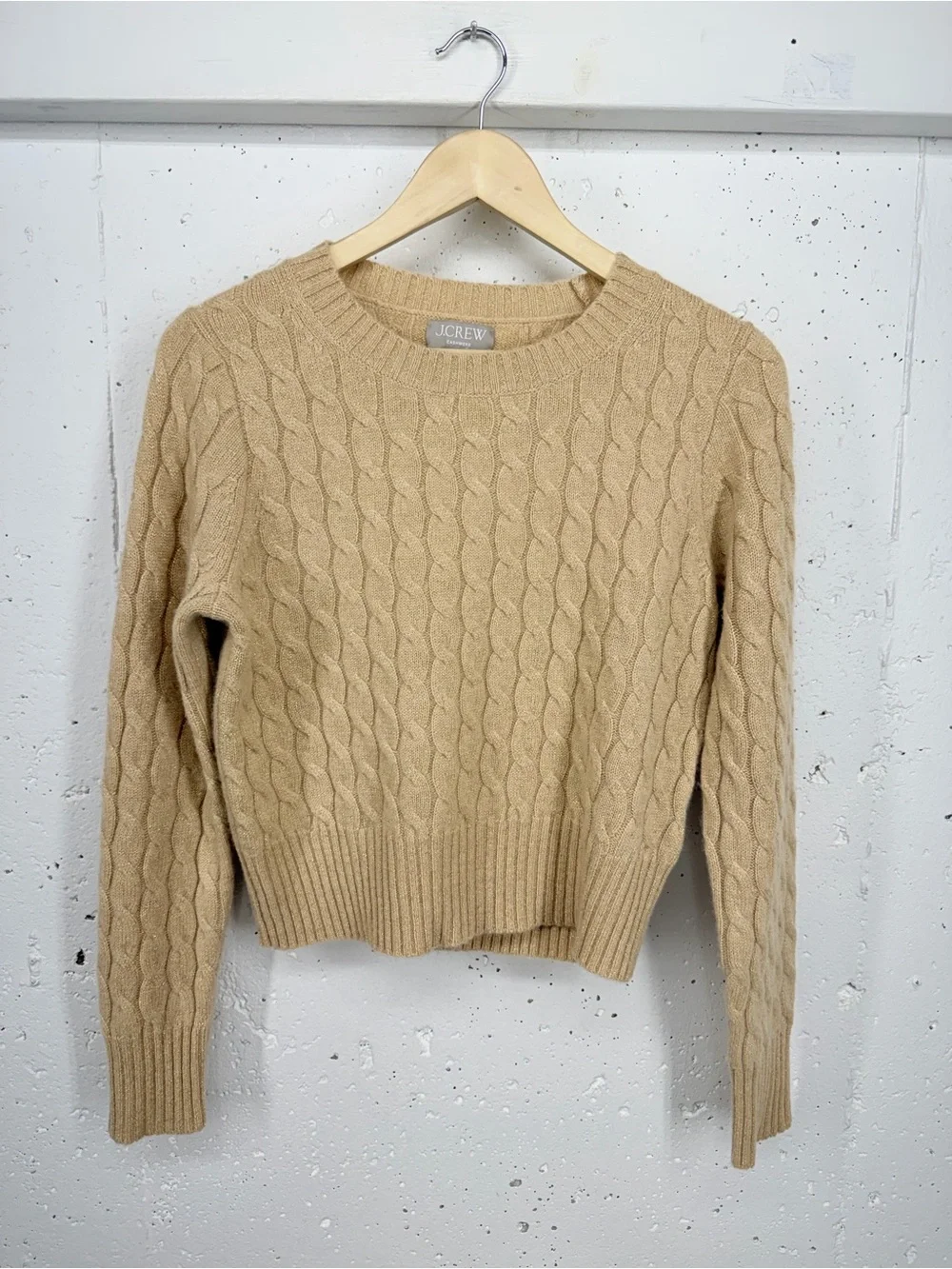 Cashmere Women’s Small Fitted Beige Gold Cable-Knit Crewneck Sweater with Lurex